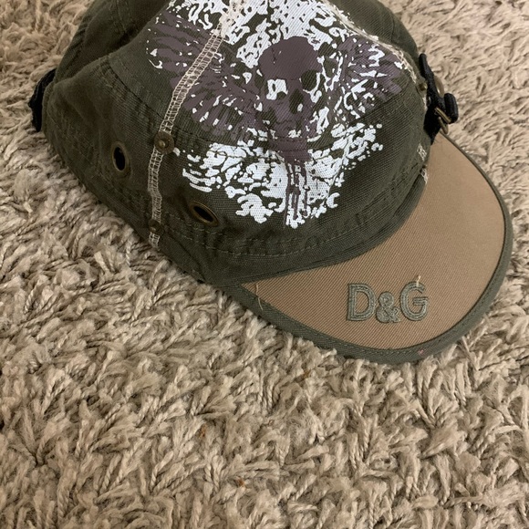 Hats. - Picture 3 of 16